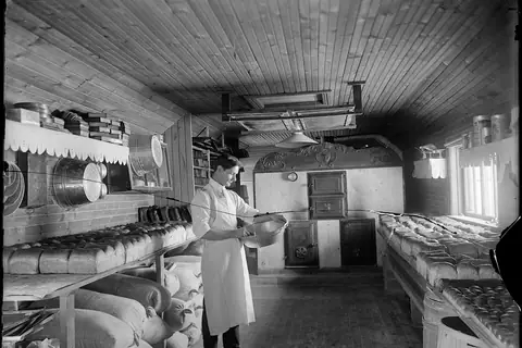 Alma's Vintage Sandwich and Cake Shop photo 2